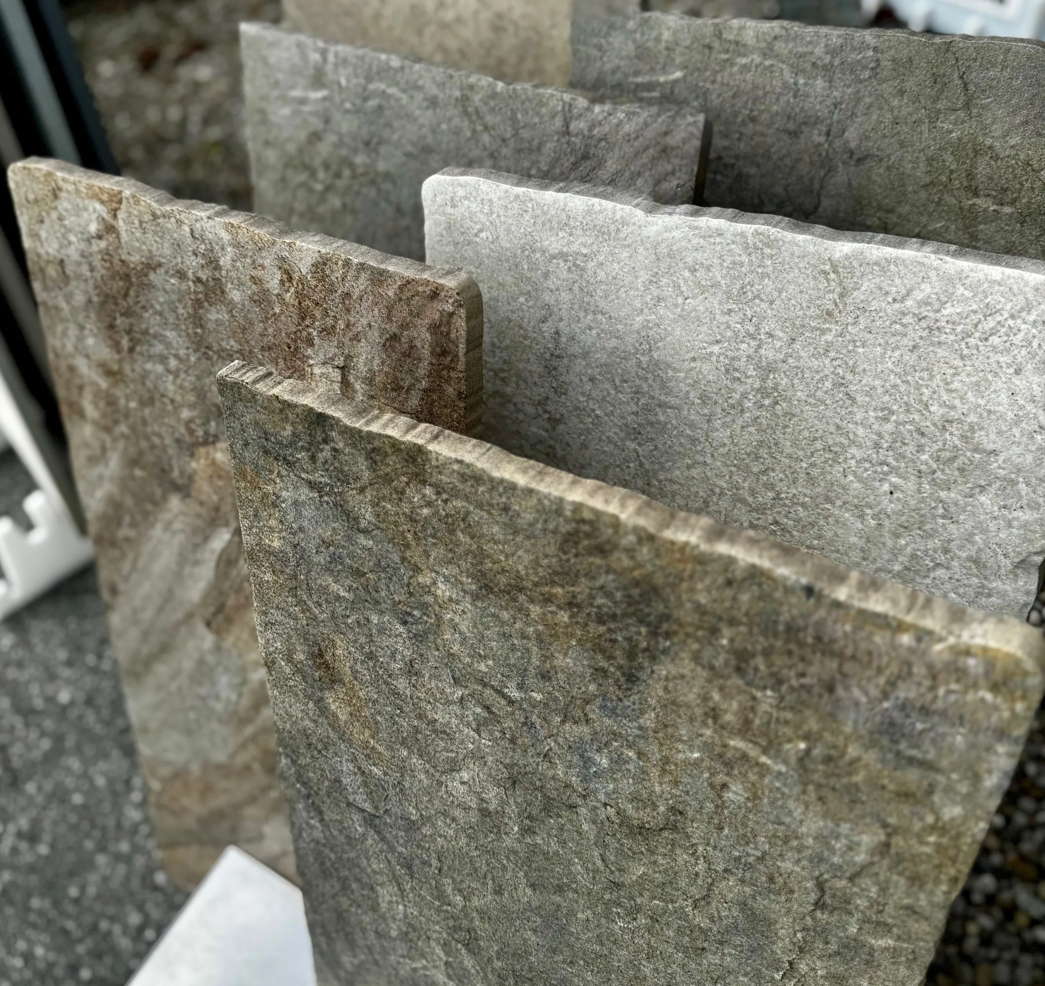 Außenfliesenmuster in Steinoptik